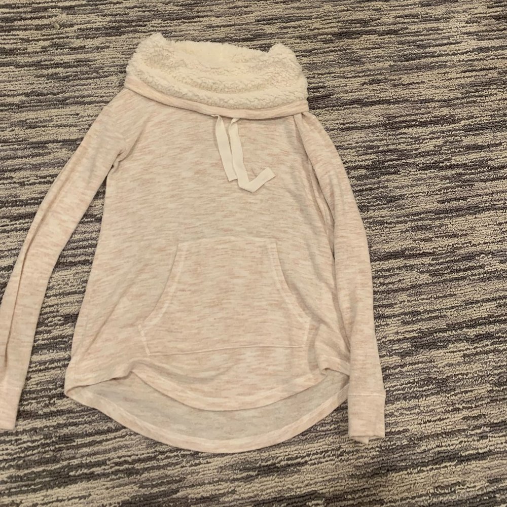 A turtle neck sweatshirt from Ultra Flirt small